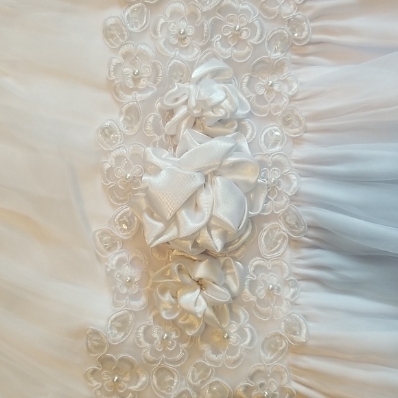 Girl's white formal dress - Picture 3 of 6